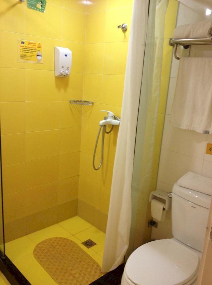 Home Inn Guangzhou Middle Jiefang Road Gongyuanqian Metro Station 广州 外观 照片