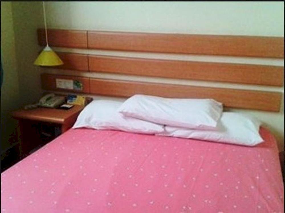 Home Inn Guangzhou Middle Jiefang Road Gongyuanqian Metro Station 广州 外观 照片