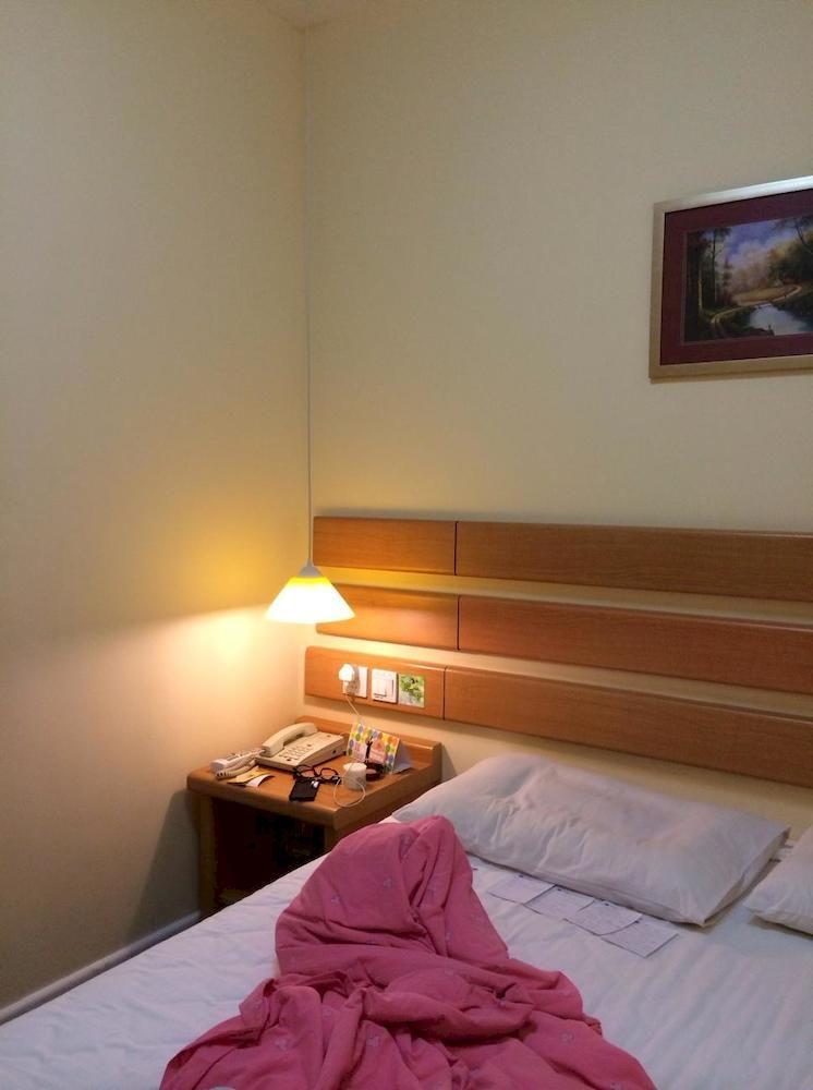 Home Inn Guangzhou Middle Jiefang Road Gongyuanqian Metro Station 广州 外观 照片