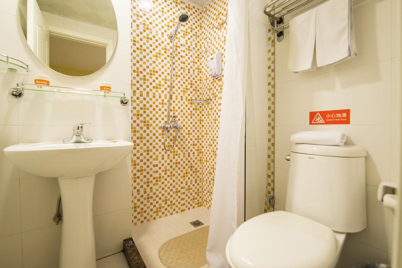 Home Inn Guangzhou Middle Jiefang Road Gongyuanqian Metro Station 广州 外观 照片