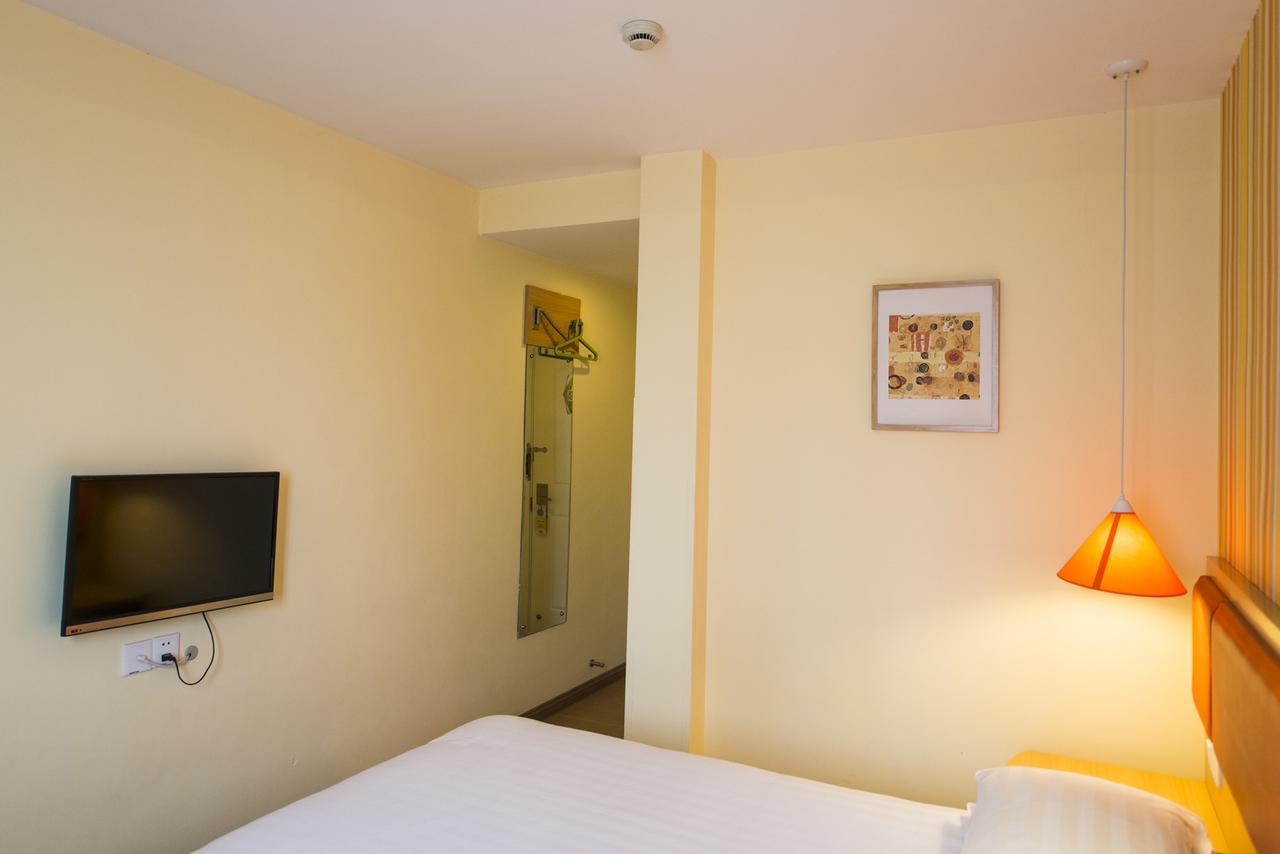 Home Inn Guangzhou Middle Jiefang Road Gongyuanqian Metro Station 广州 外观 照片